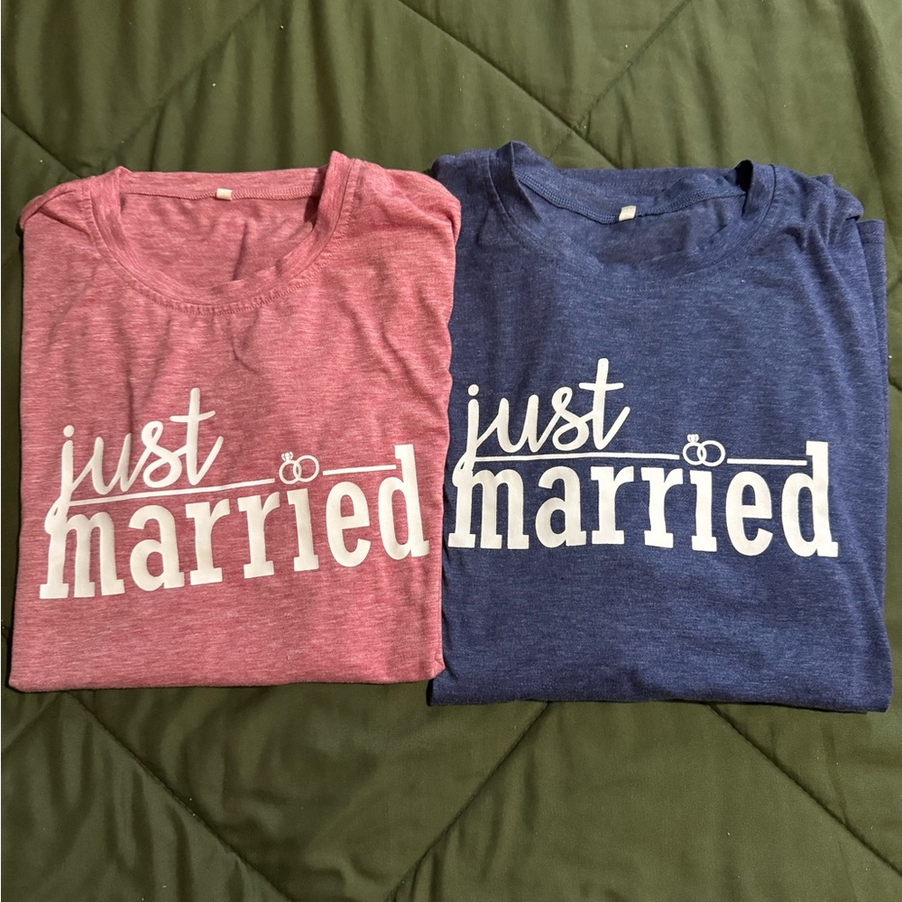 Just Married T-Shirts in Pink and Blue